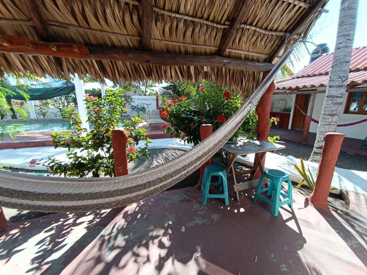 Bungalows Familiares Monterrico Dış mekan fotoğraf
